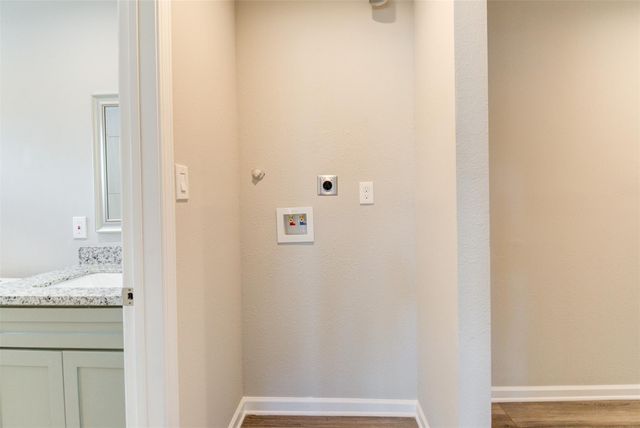 2214 Mckee Street, Houston, TX 77009