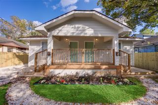 2214 Mckee Street, Houston, TX 77009