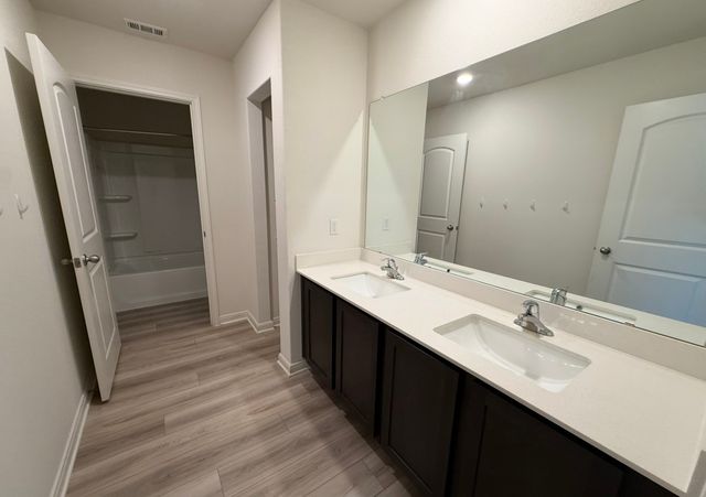 176 Banjo Trail, Newark, TX 76071