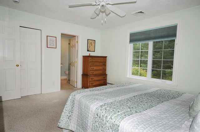 868 Main St, Wareham, MA 02576