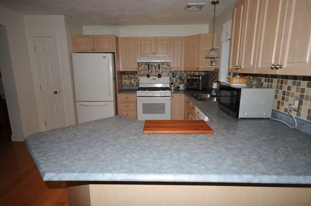 868 Main St, Wareham, MA 02576