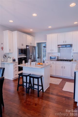 405 Matthews Estates Road, Matthews, NC 28105