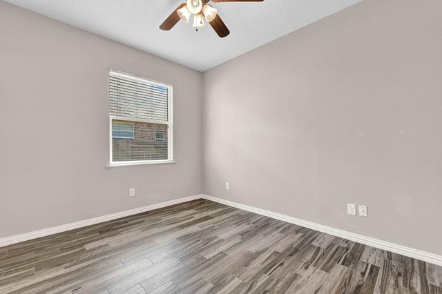4418 Legends Bay Drive, Baytown, TX 77523