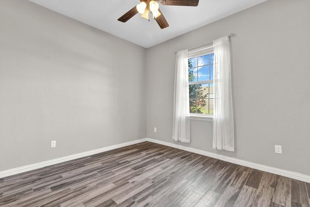 4418 Legends Bay Drive, Baytown, TX 77523