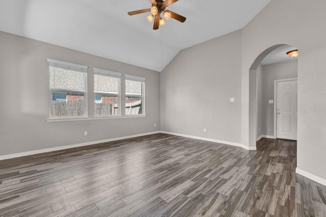 4418 Legends Bay Drive, Baytown, TX 77523