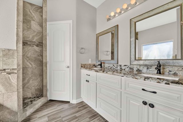 4418 Legends Bay Drive, Baytown, TX 77523