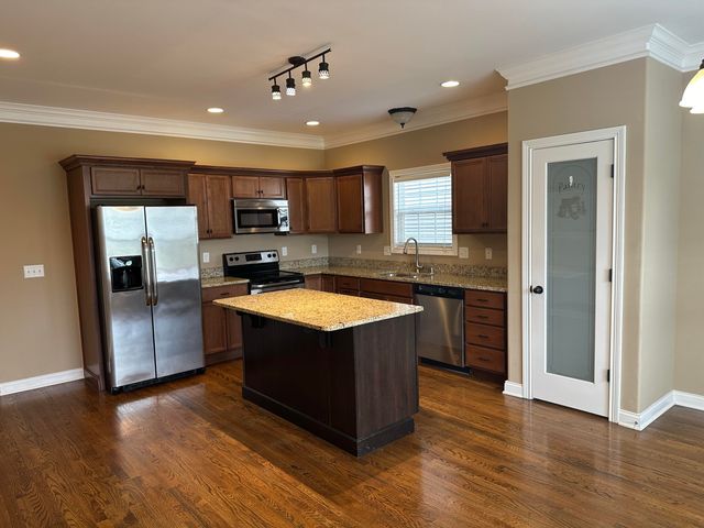 1768 Sandhurst Cove, Lexington, KY 40509