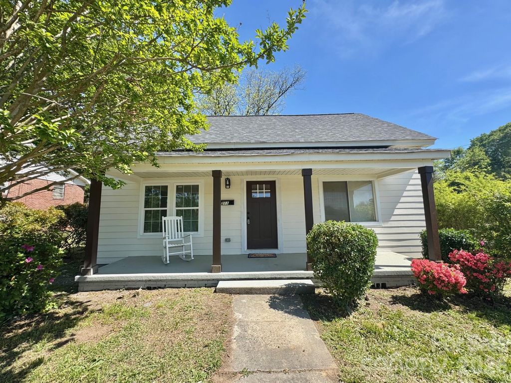 211 Cedar Drive NW, Concord, NC 28025