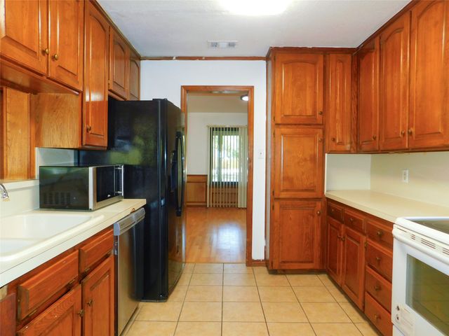 110 Carolyn Lane, Shady Shores, TX 76208