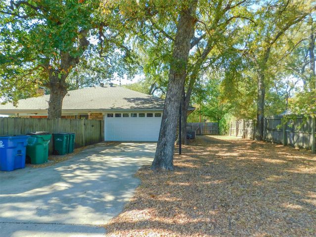 110 Carolyn Lane, Shady Shores, TX 76208