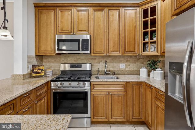 2106 FLEET ST, Baltimore, MD 21231