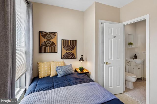 2106 FLEET ST, Baltimore, MD 21231