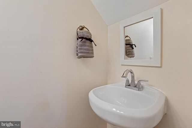 2106 FLEET ST, Baltimore, MD 21231