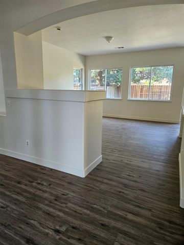 3308 Chandon Dr, Modesto, CA 95355
