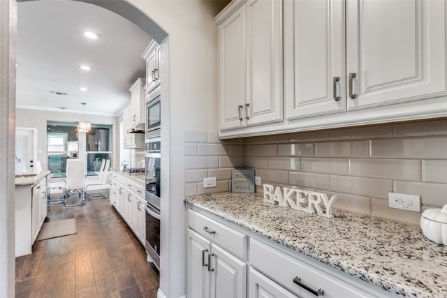 6829 Fire Dance Drive, Benbrook, TX 76126