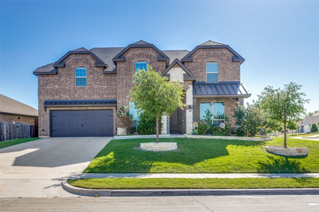 6829 Fire Dance Drive, Benbrook, TX 76126