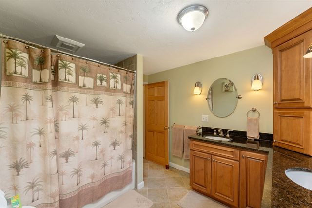 154 Aldrich St, Uxbridge, MA 01569