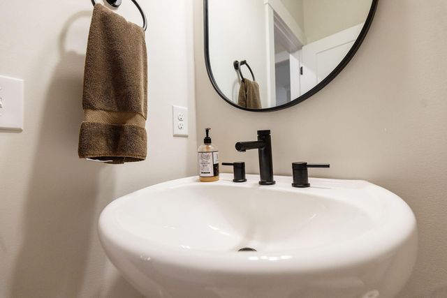 138 Twisted Oak Trail, Elloree, SC 29047