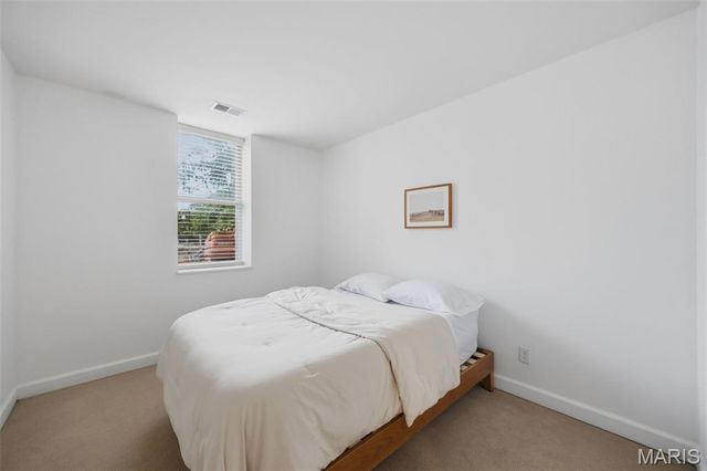 5696 Kingsbury Avenue 102, St Louis, MO 63112