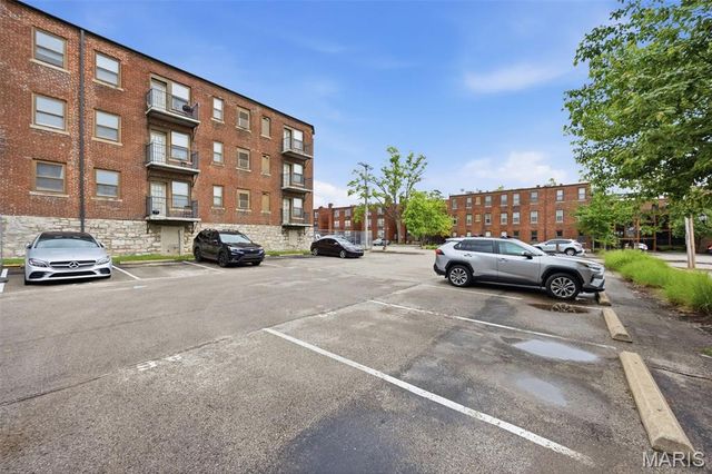 5696 Kingsbury Avenue 102, St Louis, MO 63112