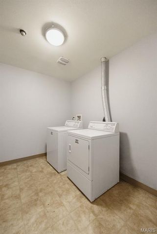 5696 Kingsbury Avenue 102, St Louis, MO 63112