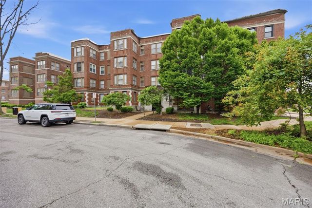 5696 Kingsbury Avenue 102, St Louis, MO 63112