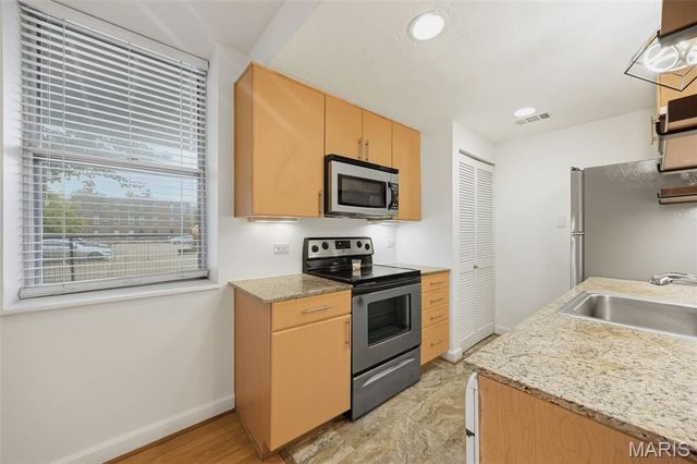 5696 Kingsbury Avenue 102, St Louis, MO 63112