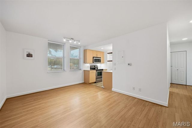 5696 Kingsbury Avenue 102, St Louis, MO 63112