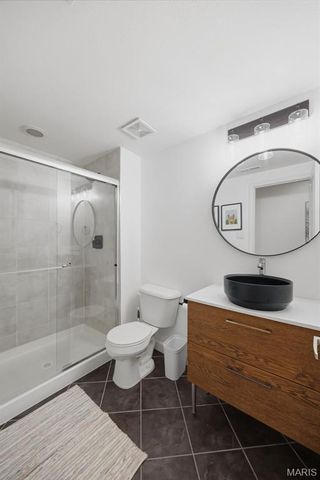 5696 Kingsbury Avenue 102, St Louis, MO 63112
