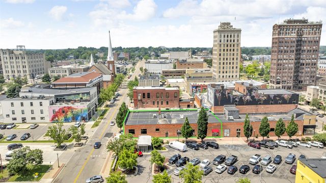 132 W Cortland Street, Jackson, MI 49201