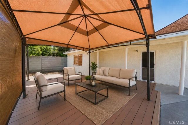 11216 Erwin Street, North Hollywood, CA 91606