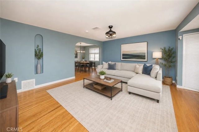 11216 Erwin Street, North Hollywood, CA 91606