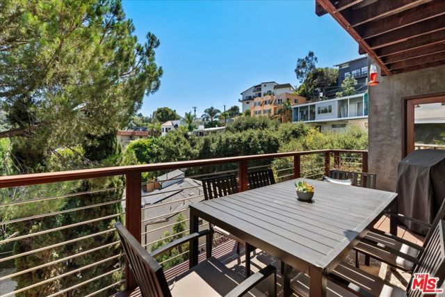 3234 Hillock Drive, Los Angeles, CA 90068