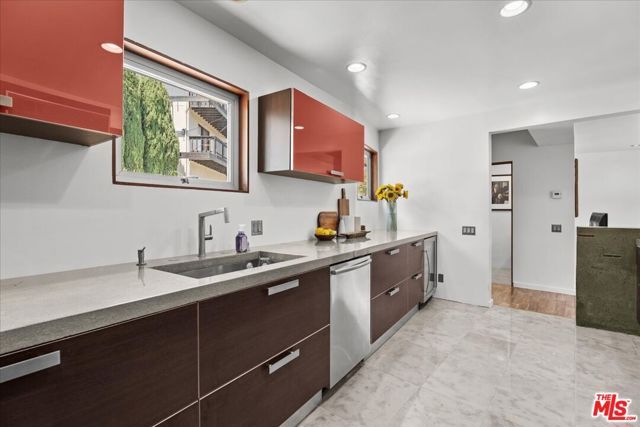 3234 Hillock Drive, Los Angeles, CA 90068