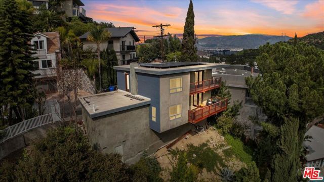 3234 Hillock Drive, Los Angeles, CA 90068
