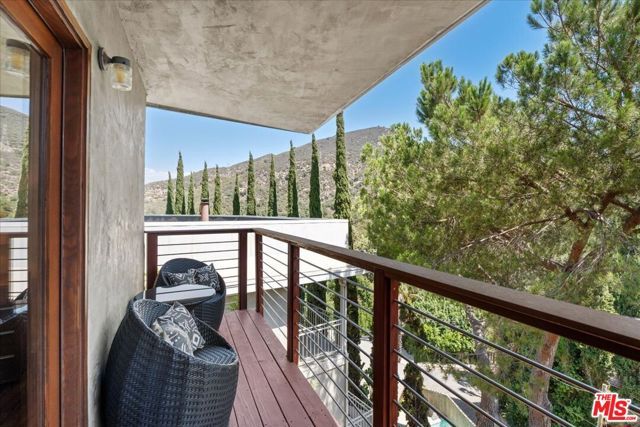 3234 Hillock Drive, Los Angeles, CA 90068