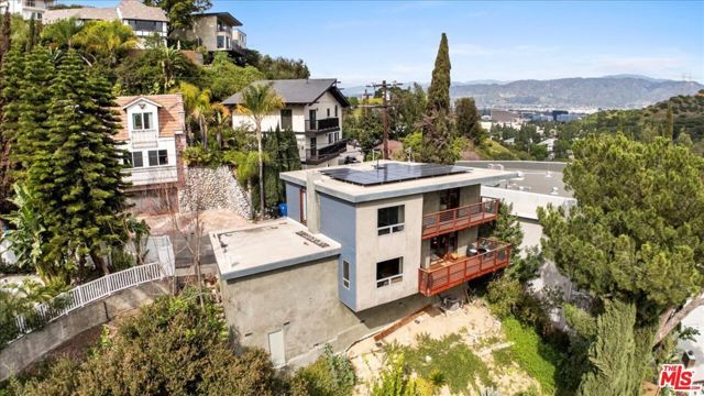 3234 Hillock Drive, Los Angeles, CA 90068