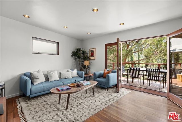 3234 Hillock Drive, Los Angeles, CA 90068