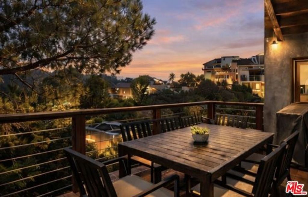 3234 Hillock Drive, Los Angeles, CA 90068