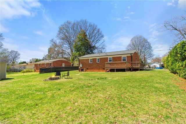 1505 Runabout Road, Pfafftown, NC 27040
