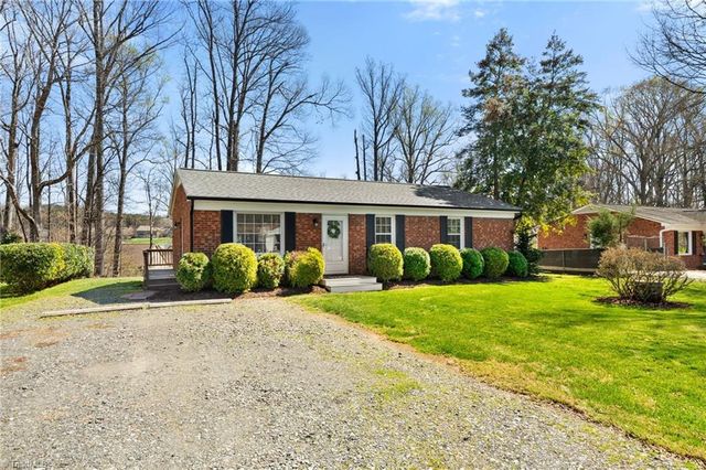 1505 Runabout Road, Pfafftown, NC 27040