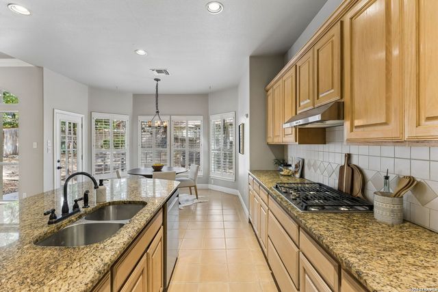 6542 Amber Oak, San Antonio, TX 78249