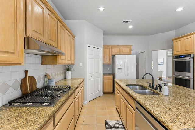6542 Amber Oak, San Antonio, TX 78249