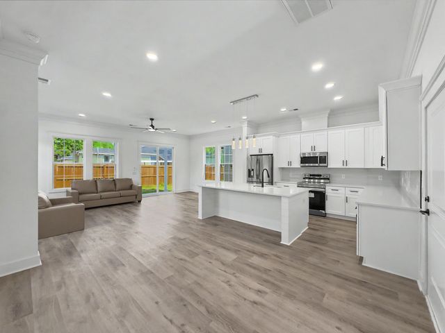 1906 Gumwood Boulevard, North Charleston, SC 29406
