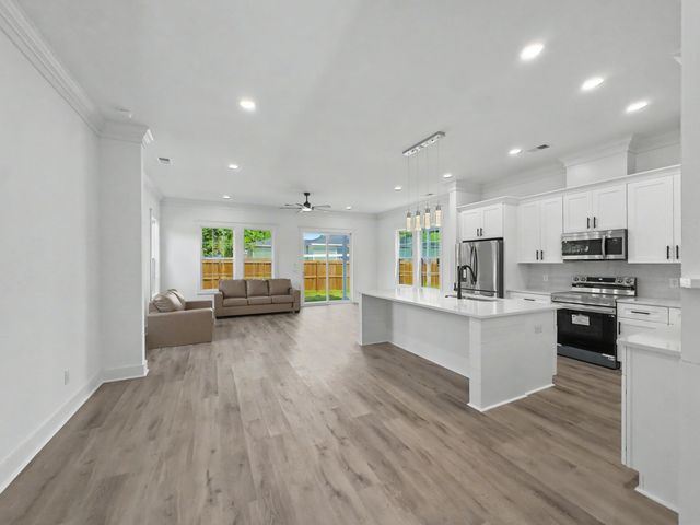 1906 Gumwood Boulevard, North Charleston, SC 29406