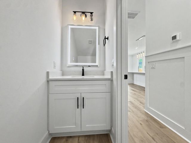 1906 Gumwood Boulevard, North Charleston, SC 29406