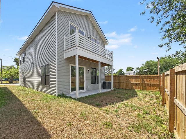 1906 Gumwood Boulevard, North Charleston, SC 29406