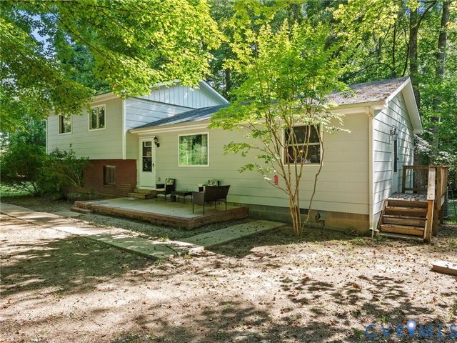 2305 Mosby Rd, Powhatan, VA 23139