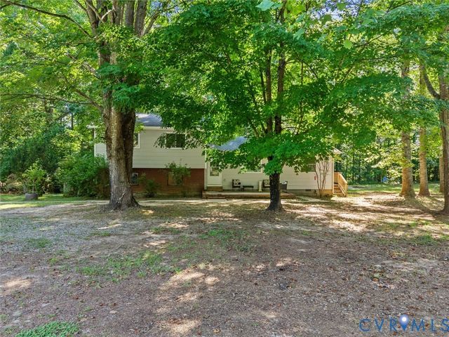 2305 Mosby Rd, Powhatan, VA 23139