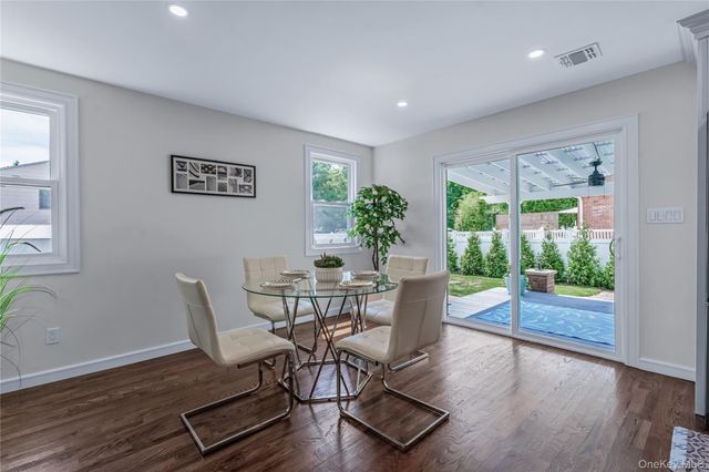 2 Polo Street, Dix Hills, NY 11746